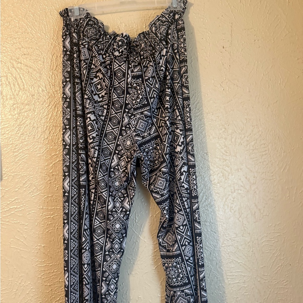 West Loop Black and White geometric loose Pants